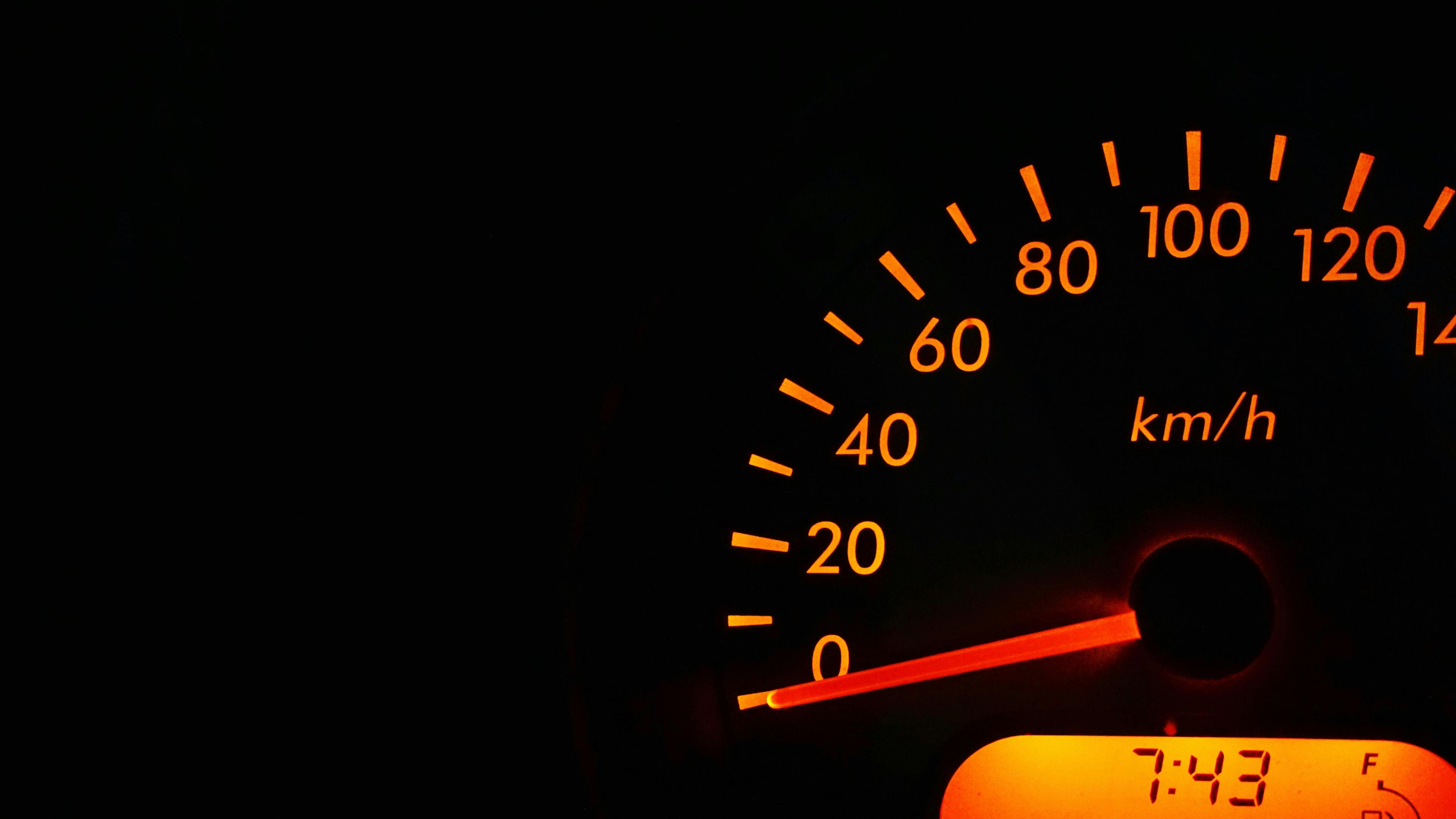ADASレーダー技術：車両安全性の革命