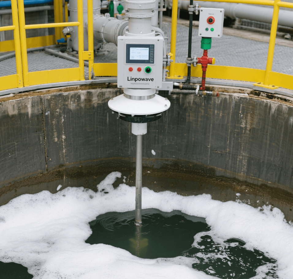 ¿Puede el radar de ondas milimétricas medir niveles precisos en tanques de aguas residuales ricos en espuma?