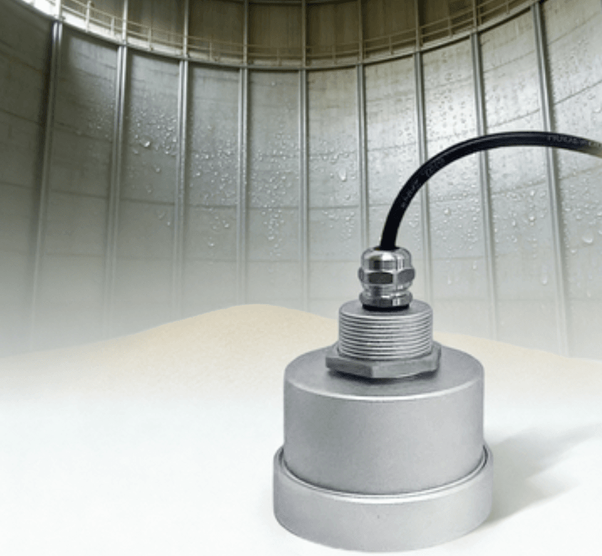 When Dust Meets Condensation: Who Survives the Toughest 48 Hours in a Grain Silo?